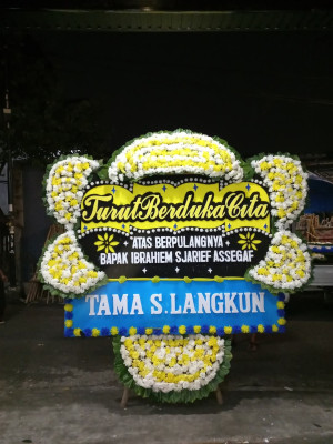 Papan Bunga Duka di Kalumata